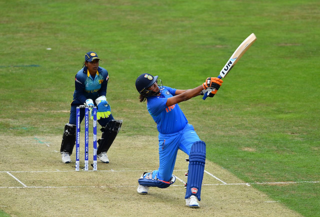 Jhulan Goswami was promoted up the order but scored only 9, India v Sri Lanka, Women's World Cup 2017, Derby, July 5, 2017