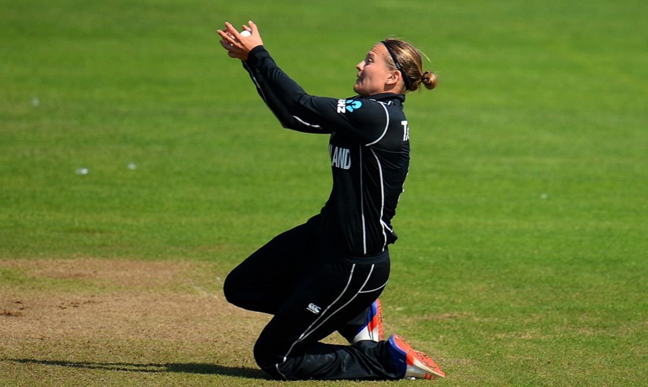 Lea Tahuhu completes a sharp return catch, West Indies v New Zealand, Women's World Cup, Taunton, July 6, 2017