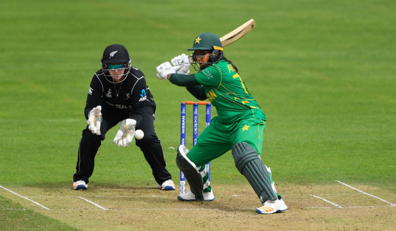 Ayesha Zafar reaches out to connect with a cut shot, New Zealand v Pakistan, Women's World Cup, Taunton, July 8, 2017