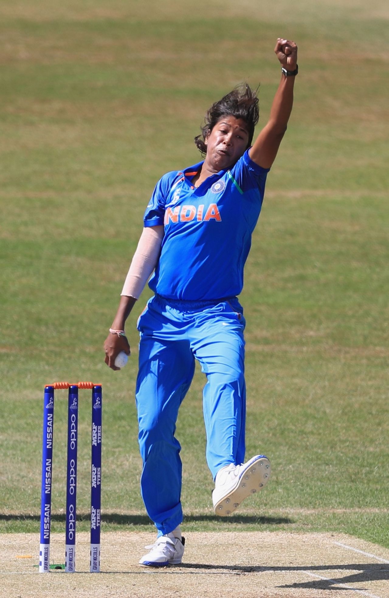 Jhulan Goswami bowled tight lines for most of her first spell, India v South Africa, Women's World Cup 2017, Leicester, July 8, 2017