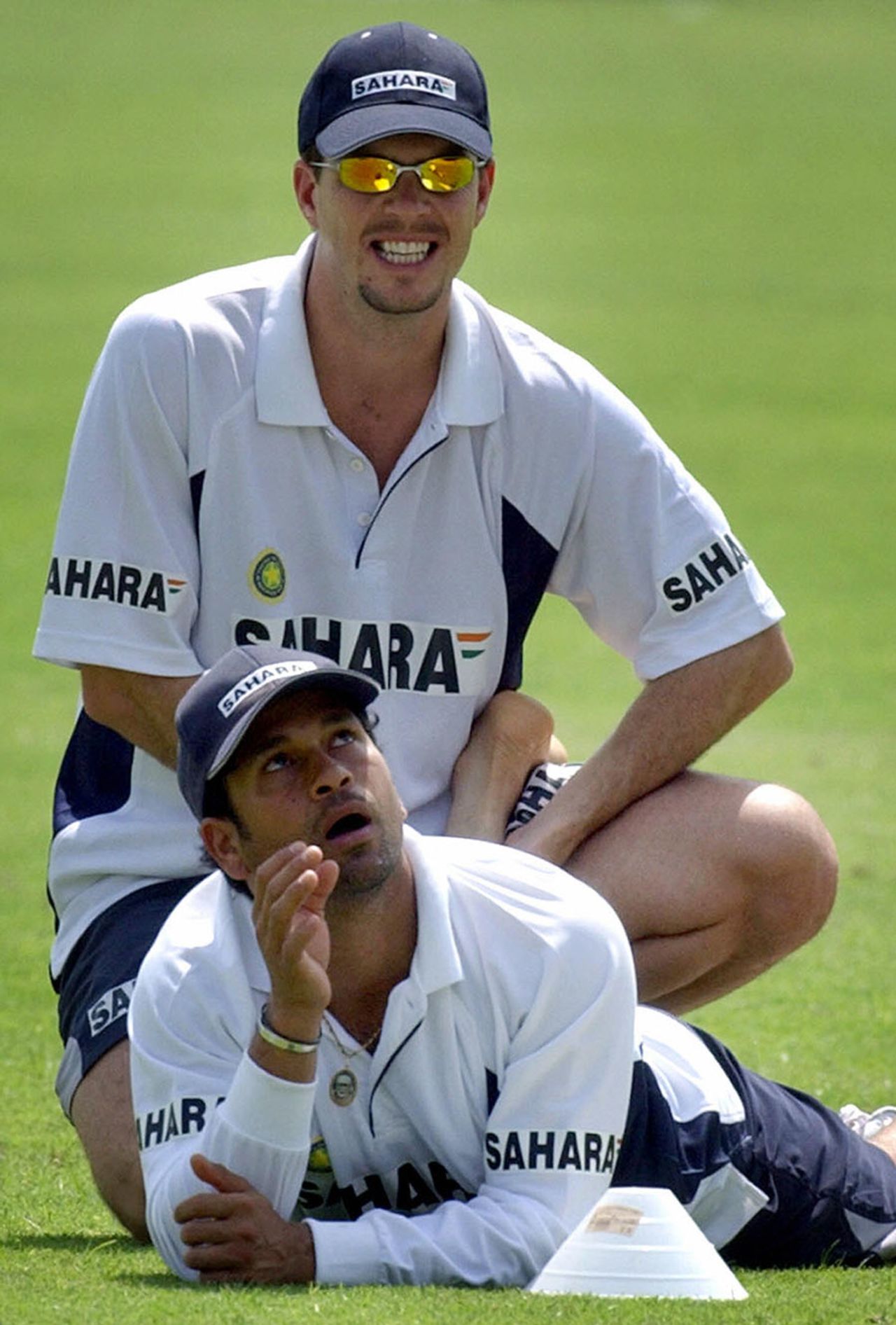 Physio Andrew Leipus works on Sachin Tendulkar ahead of the Multan Test, March 27, 2004