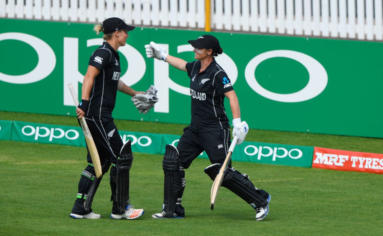 Sophie Devine is congratulated by Katey Martin as she walks off the park, New Zealand v Pakistan, Women's World Cup, Taunton, July 8, 2017
