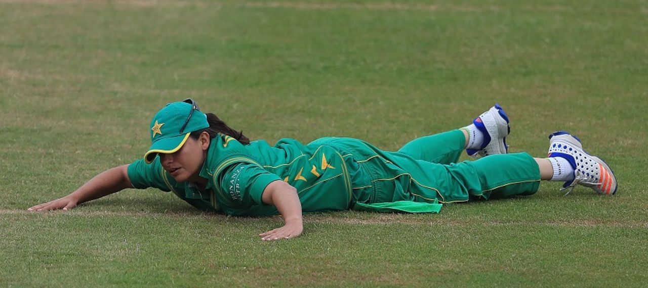 Sana Mir dived over the ball and conceded a boundary, Pakistan v West Indies, Women's World Cup, Leicester, 11 July 2017