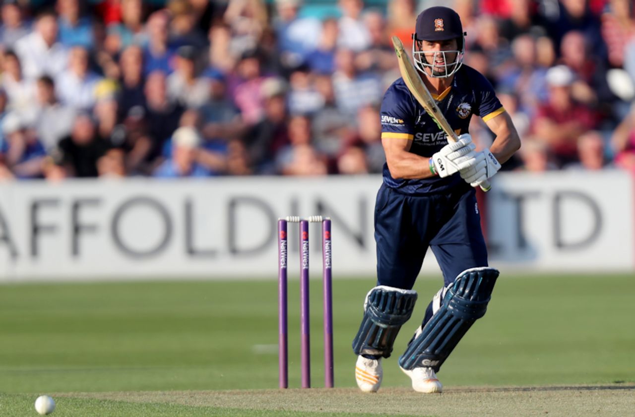 Ryan ten Doeschate salvaged a competitive score for Essex, Essex v Somerset, NatWest Blast, South Group, Chelmsford, July 13, 2017