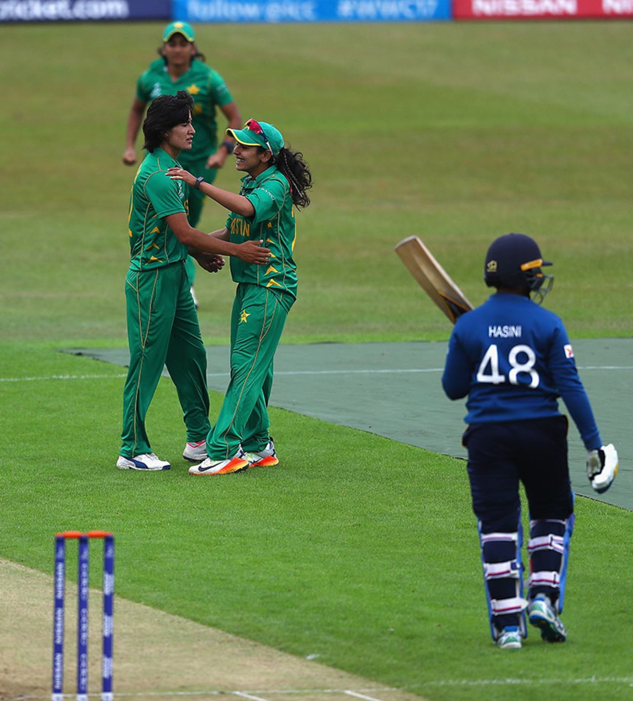 Diana Baig and Kainat Imtiaz celebrate Hasini Perera's wicket, Pakistan v Sri Lanka, Women's World Cup, Leicester, July 15, 2017