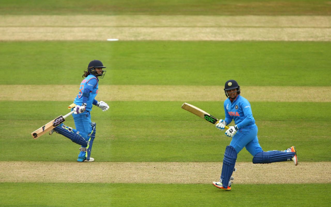 Mithali Raj and Veda Krishnamurthy sprint between wickets, India v New Zealand, Women's World Cup, Derby, July 15, 2017