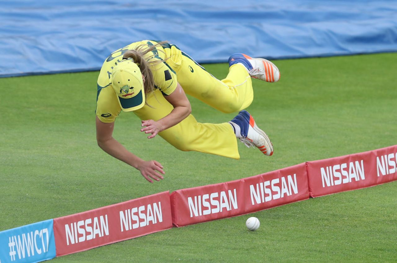 Ellyse Perry dives near the boundary, Australia v South Africa, Women's World Cup, Taunton, July 15, 2017