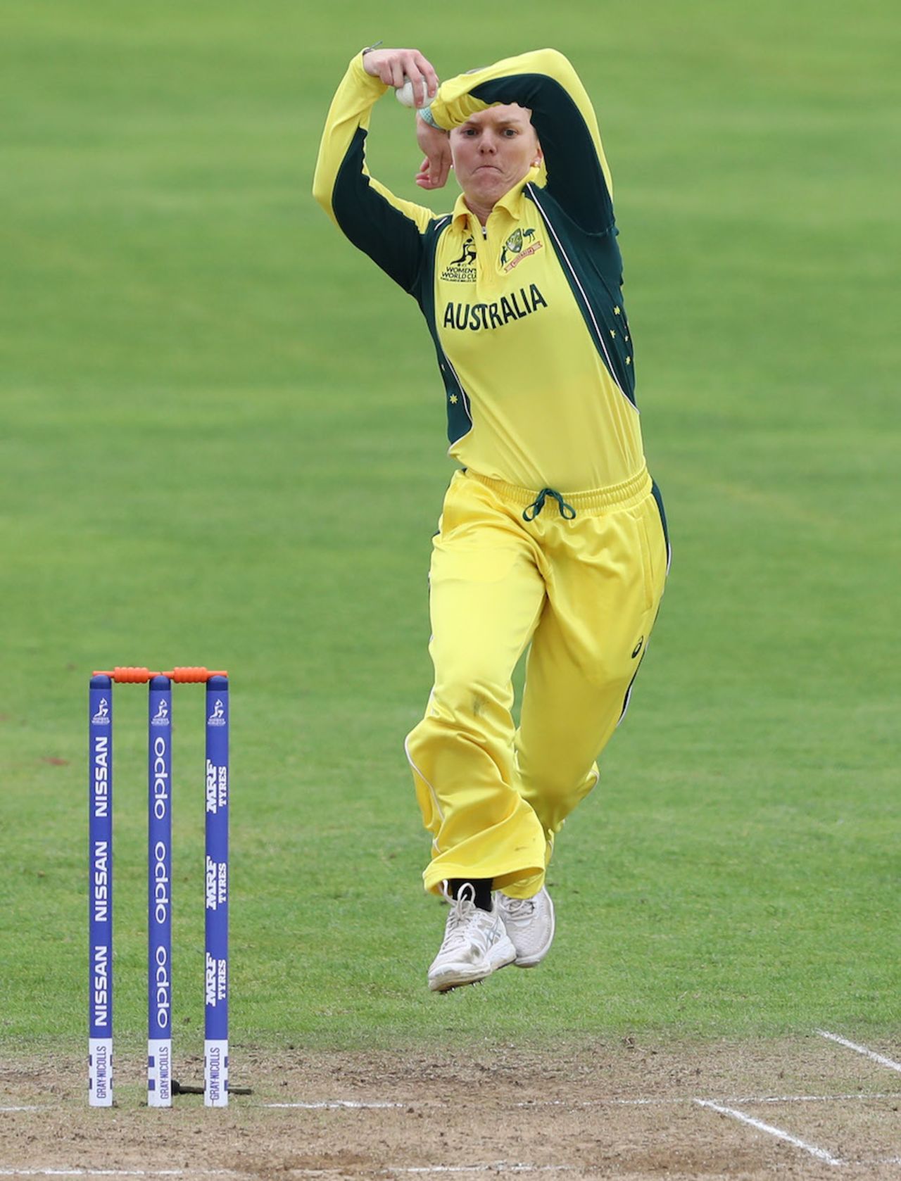 Kristen Beams goes through her action, Australia v South Africa, Women's World Cup, Taunton, July 15, 2017