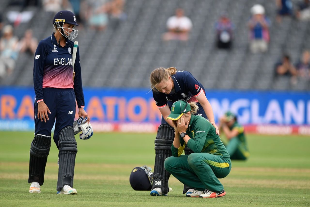 Anya Shrubsole tries to console Dane van Niekerk, England v South Africa, Women's World Cup, Bristol, July 18, 2017
