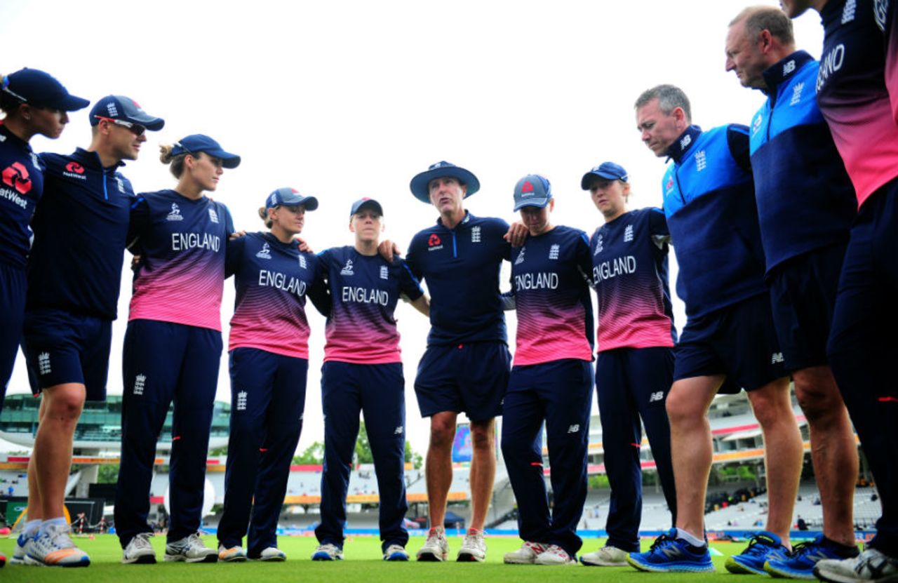 Mark Robinson rallies his group around for a pep talk, England v India, Women's World Cup final, Lord's, July 23, 2017