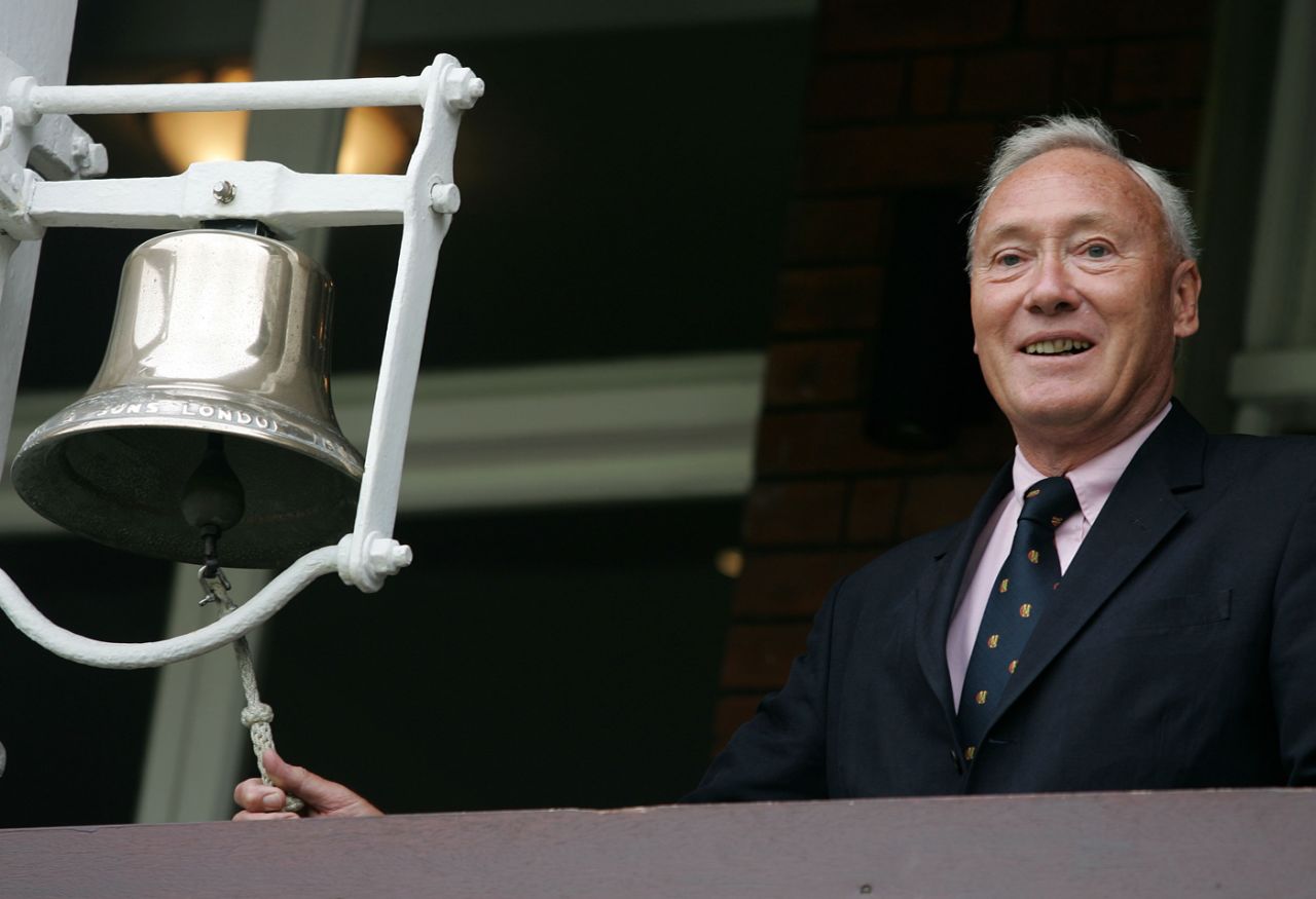Patrick Eagar rings the famous Lord's bell, England v India, 1st Test, Lord's, 5th day, July 23, 2007