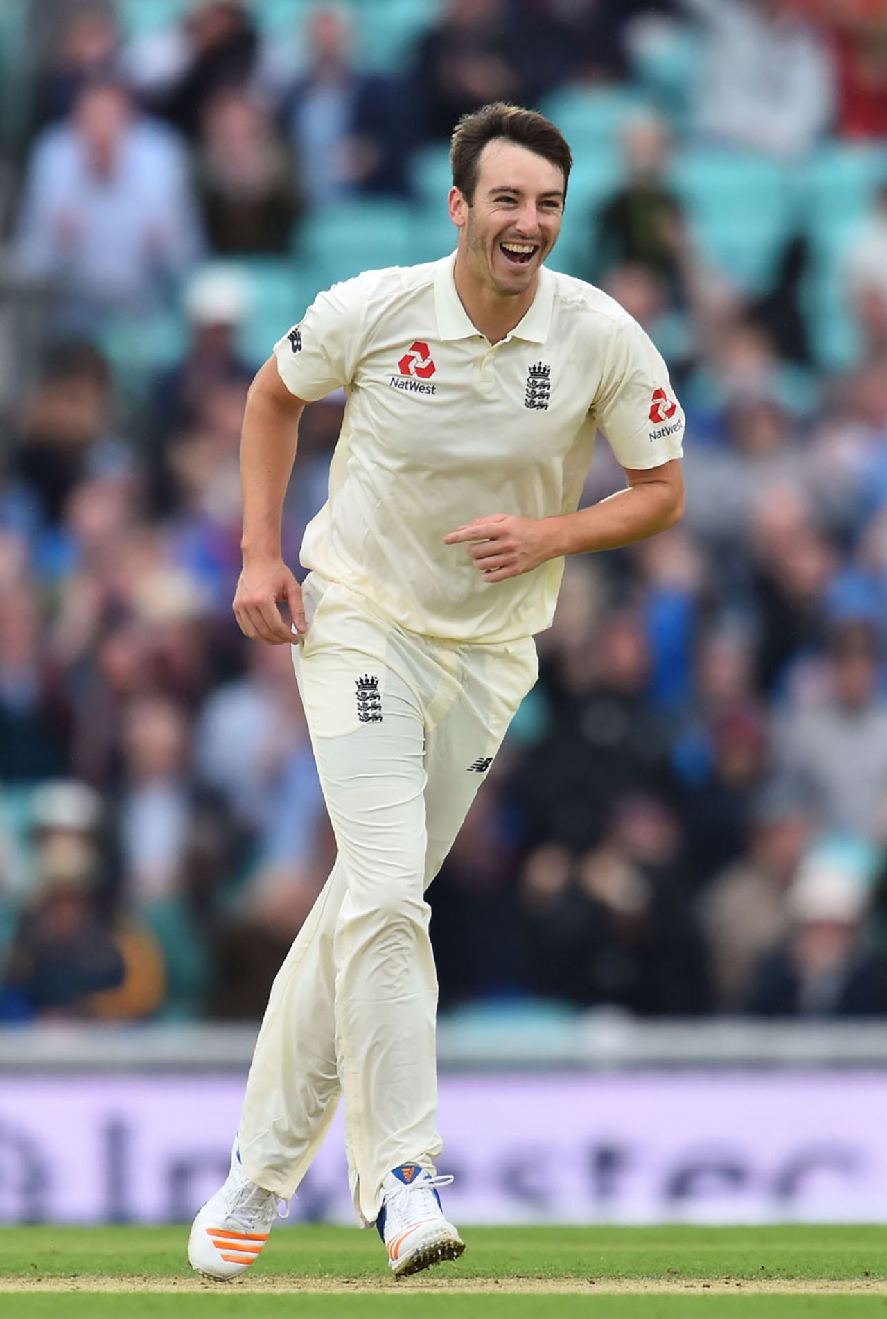 Toby Roland-Jones picked up a wicket in his second over on debut, England v South Africa, 3rd Investec Test, The Oval, 2nd day, July 28, 2017