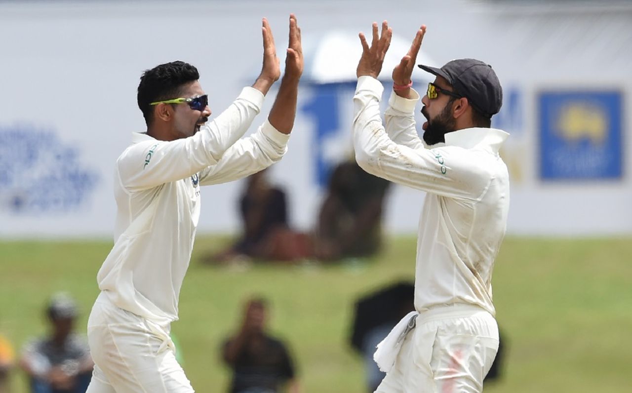 Ravindra Jadeja and Virat Kohli celebrate the wicket of Angelo Mathews, Sri Lanka v India, 1st Test, Galle, 4th day, July 29, 2017