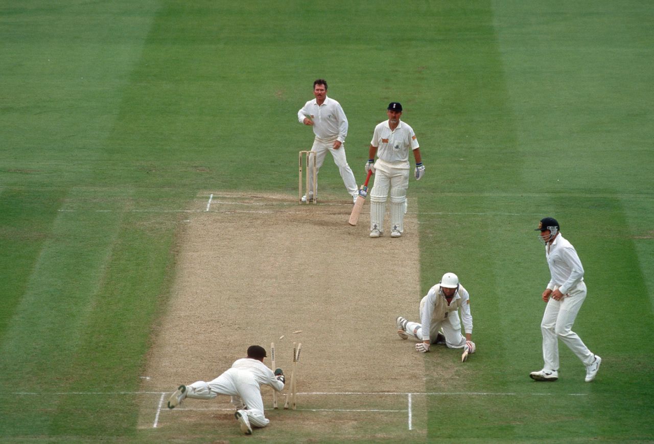 Mike Atherton is run out in agonising fashion, England v Australia, 2nd Test, Lord's, 4th day, June 20, 1993
