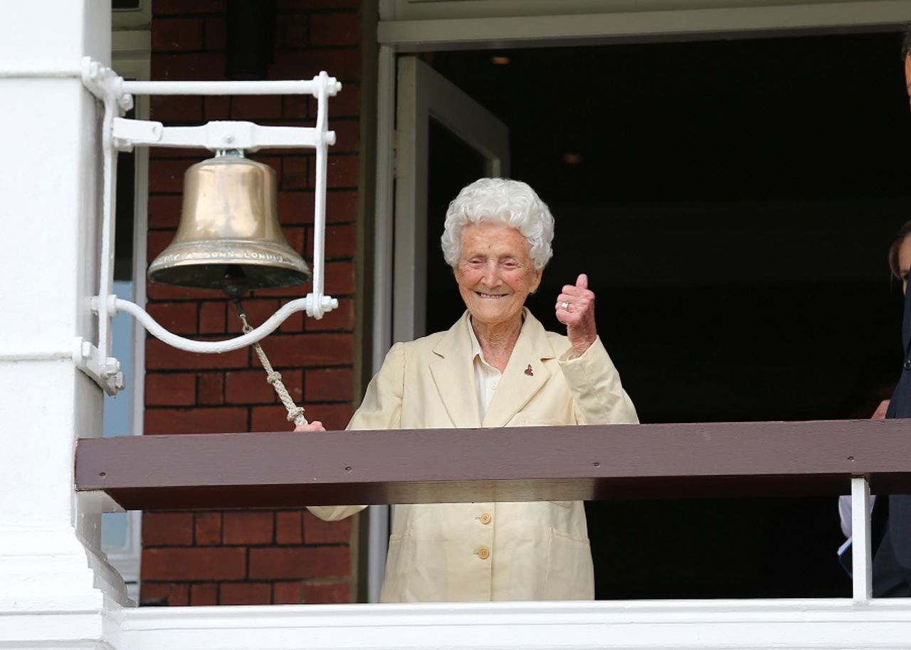 Eileen Ash, the oldest living Test cricketer, rings the bell before the match, England v India, Women's World Cup final, Lord's, July 23, 2017