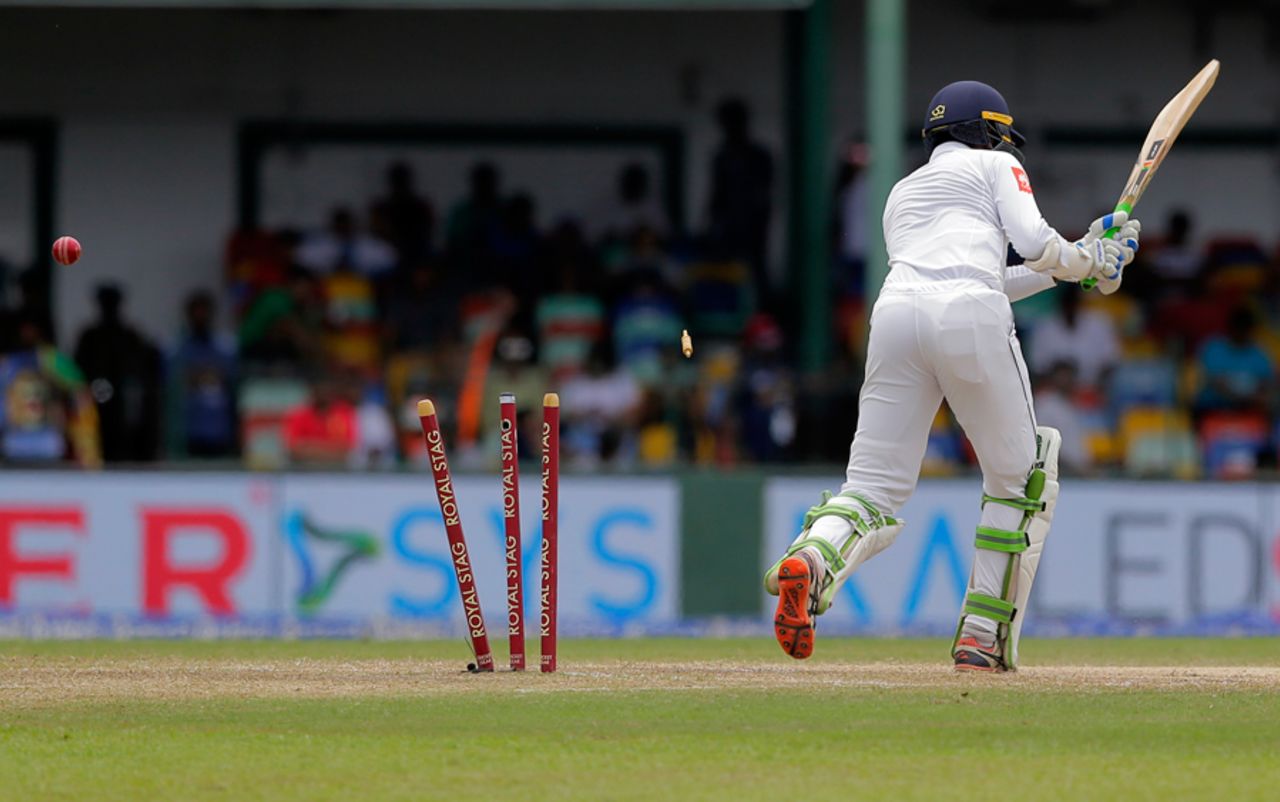 A full-length nip-backer from Umesh Yadav threw Upul Tharanga's stumps into disarray, Sri Lanka v India, 2nd Test, SSC, 3rd day, Colombo, August 5, 2017