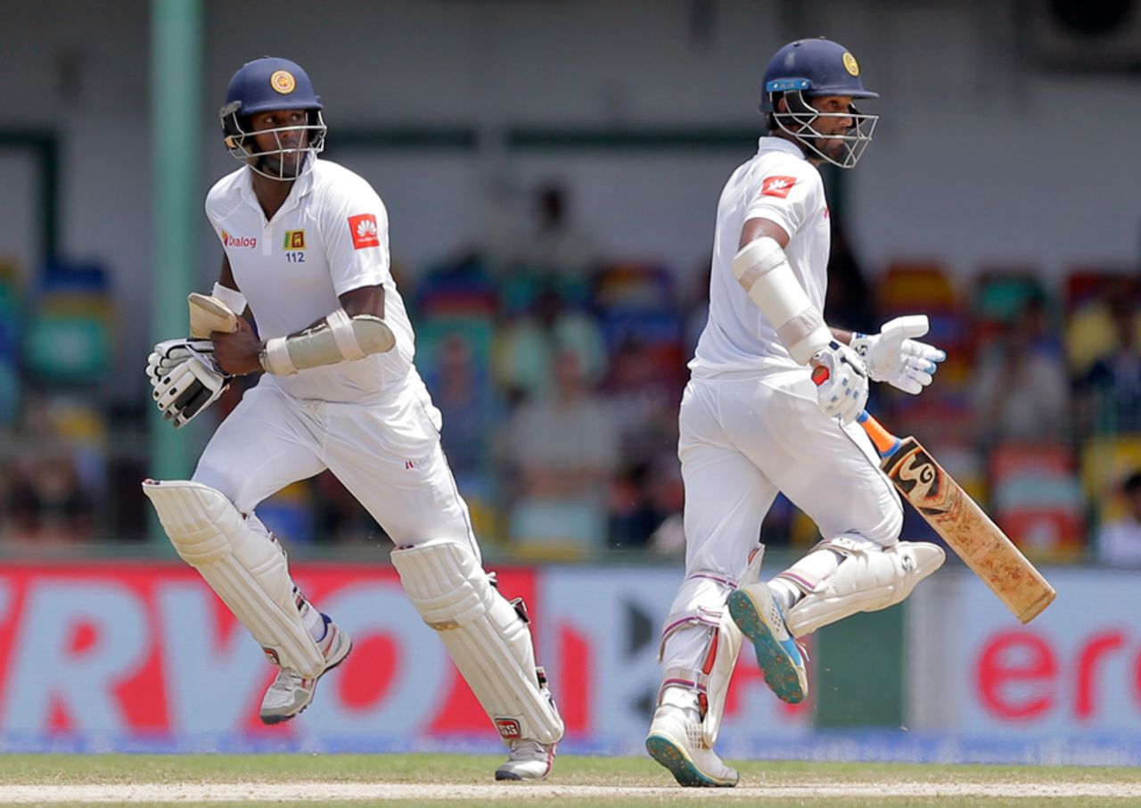 Angelo Mathews and Dimuth Karunaratne added 61 runs for the fifth wicket at the break, Sri Lanka v India, 2nd Test, SSC, 4th day, Colombo, August 6, 2017