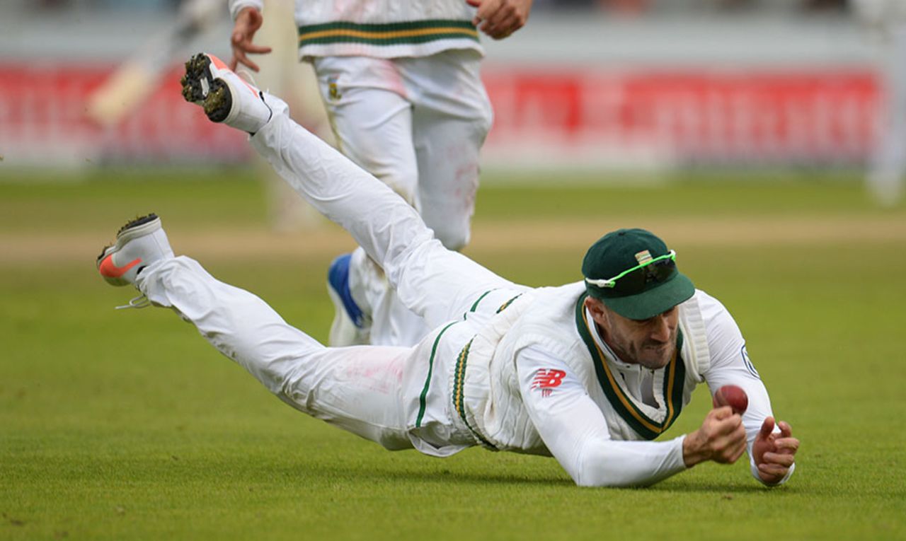 Faf du Plessis almost held a spectacular catch running back from slip, England v South Africa, 4th Investec Test, Old Trafford, 3rd day, August 6, 2017