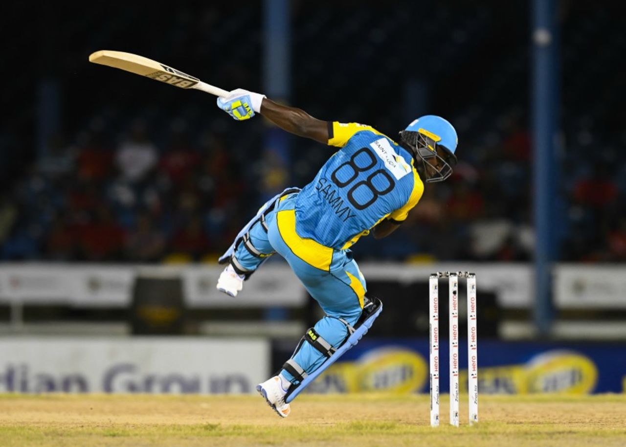Darren Sammy loses balance while attempting a pull, Trinbago Knight Riders v St Lucia Stars, Port-of-Spain, CPL, August 7, 2017