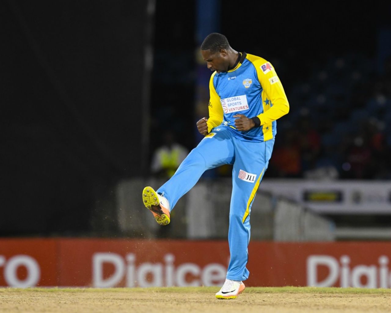 Shane Shillingford finished with 4 for 22, Trinbago Knight Riders v St Lucia Stars, Port-of-Spain, CPL, August 7, 2017