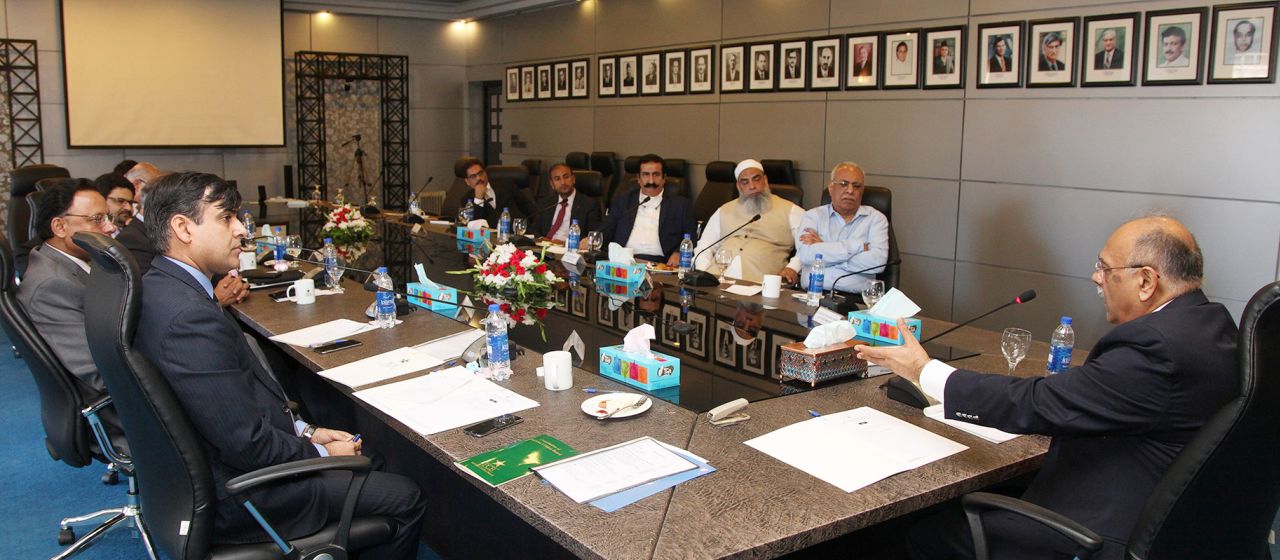 Najam Sethi addresses the PCB's Board of Governors, Lahore, August 9, 2017