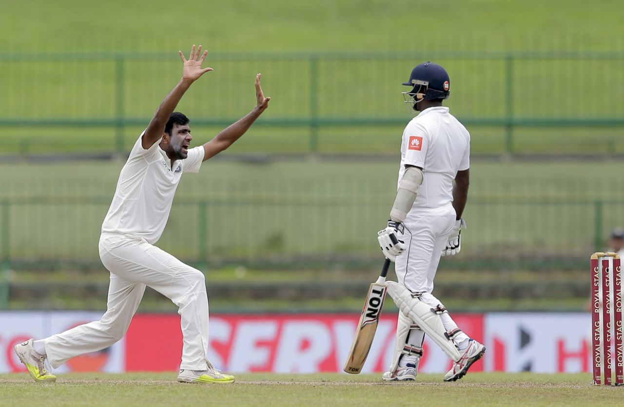 R Ashwin tested both edges of the bat, Sri Lanka v India, 3rd Test, 3rd day, Pallekele, August 14, 2017
