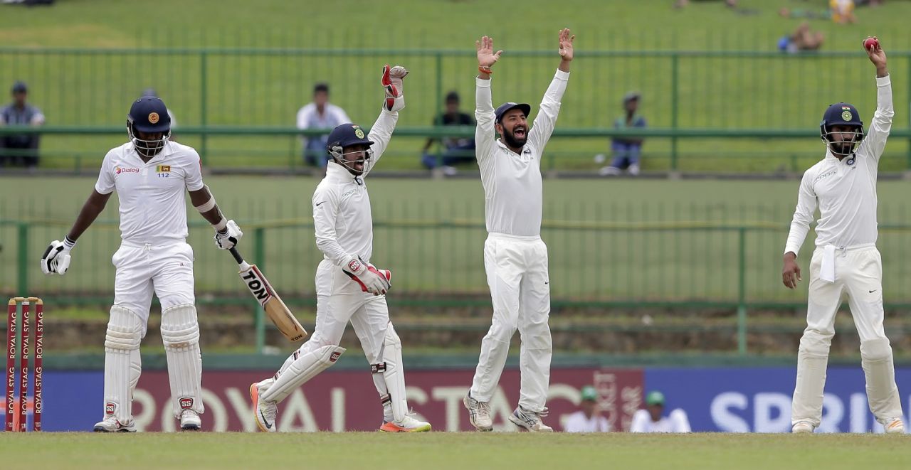 Wriddhiman Saha, Cheteshwar Pujara and KL Rahul appeal against Angelo Mathews, Sri Lanka v India, 3rd Test, 3rd day, Pallekele, August 14, 2017