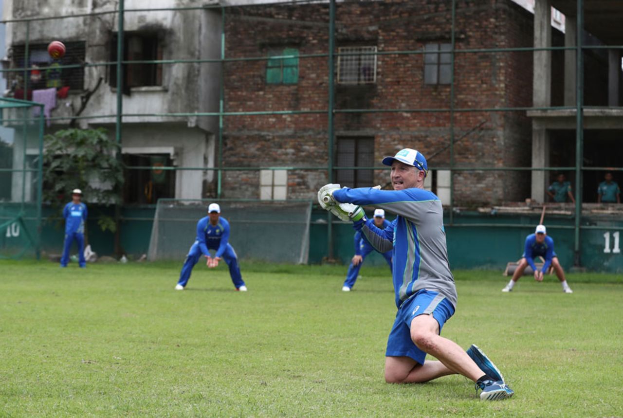Fielding coach Brad Haddin puts Australia through slip fielding drills, Dhaka, August 20, 2017
