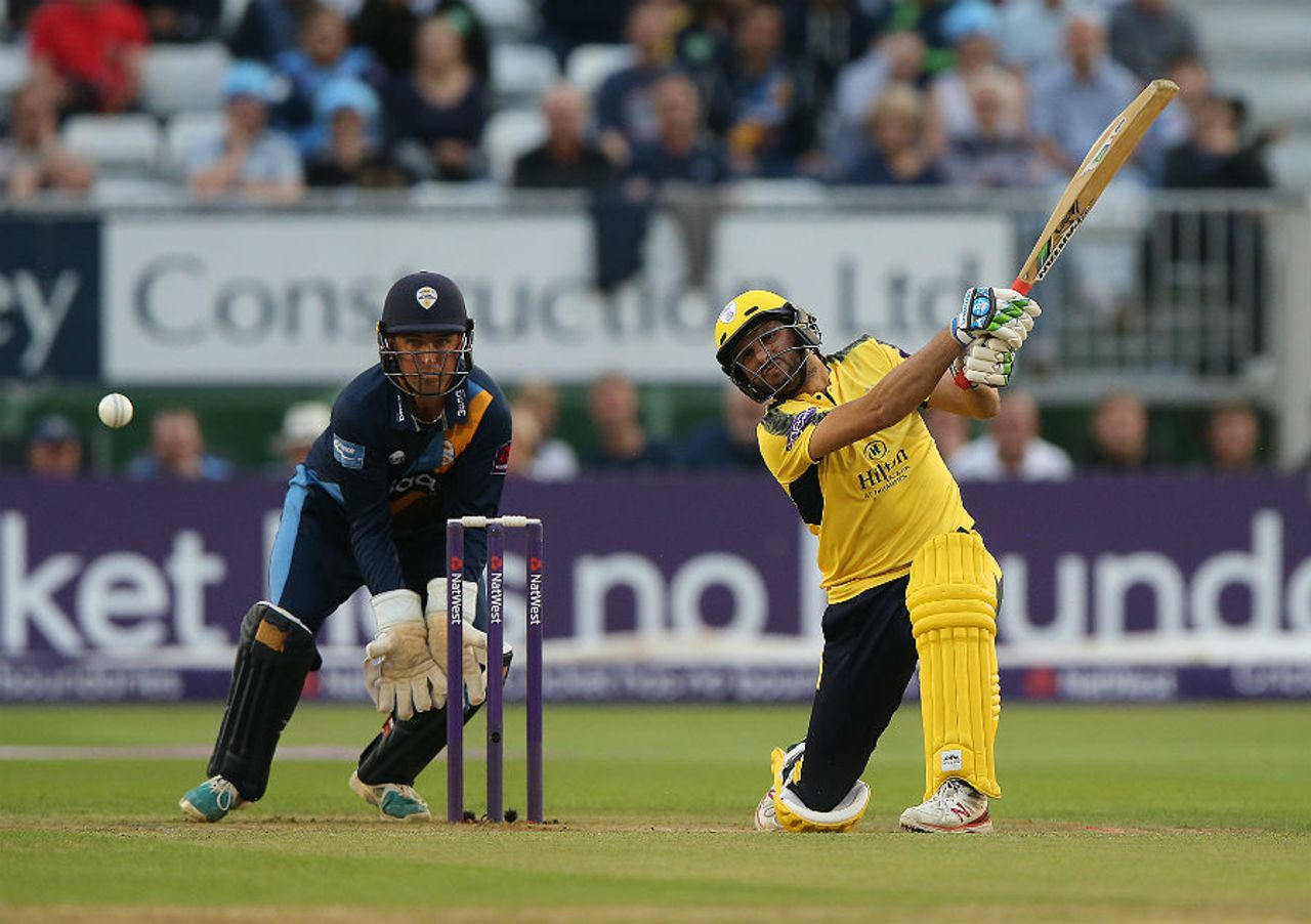 Shahid Afridi hits out during his maiden T20 hundred, Derbyshire v Hampshire, 1st quarter-final, NatWest T20 Blast, Derby, August 22, 2017 