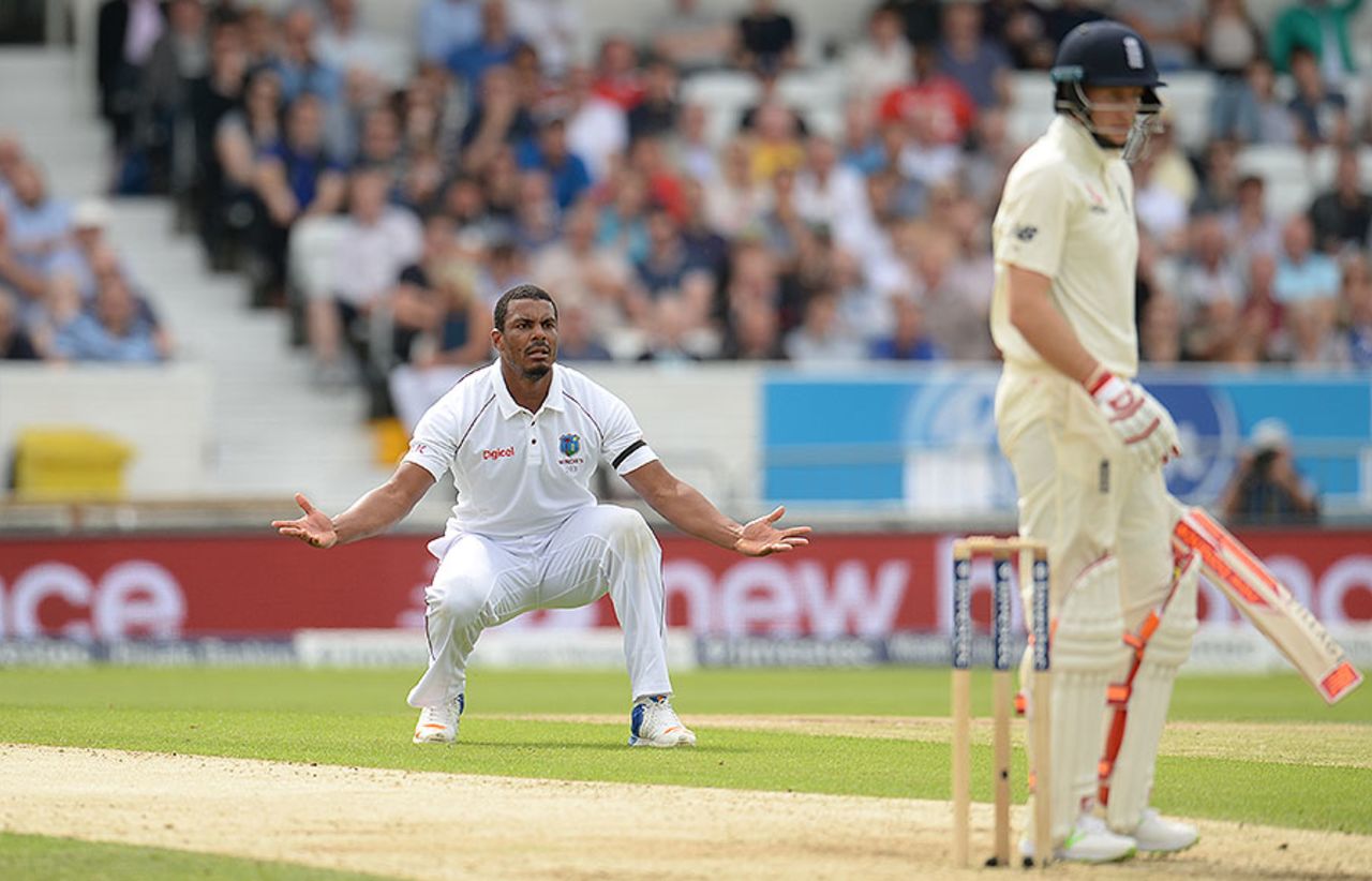 Shannon Gabriel is incredulous after Joe Root is dropped at slip, England v West Indies, 2nd Investec Test, Headingley, 1st day, August 25, 2017