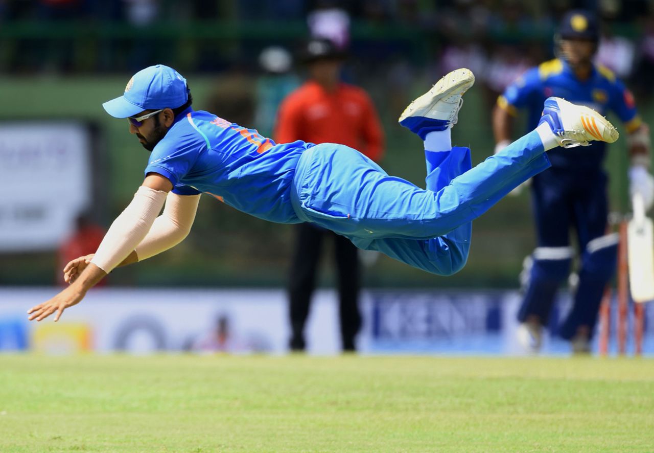 Rohit Sharma goes horizontal, Sri Lanka v India, 3rd ODI, Pallekele, August 27, 2017