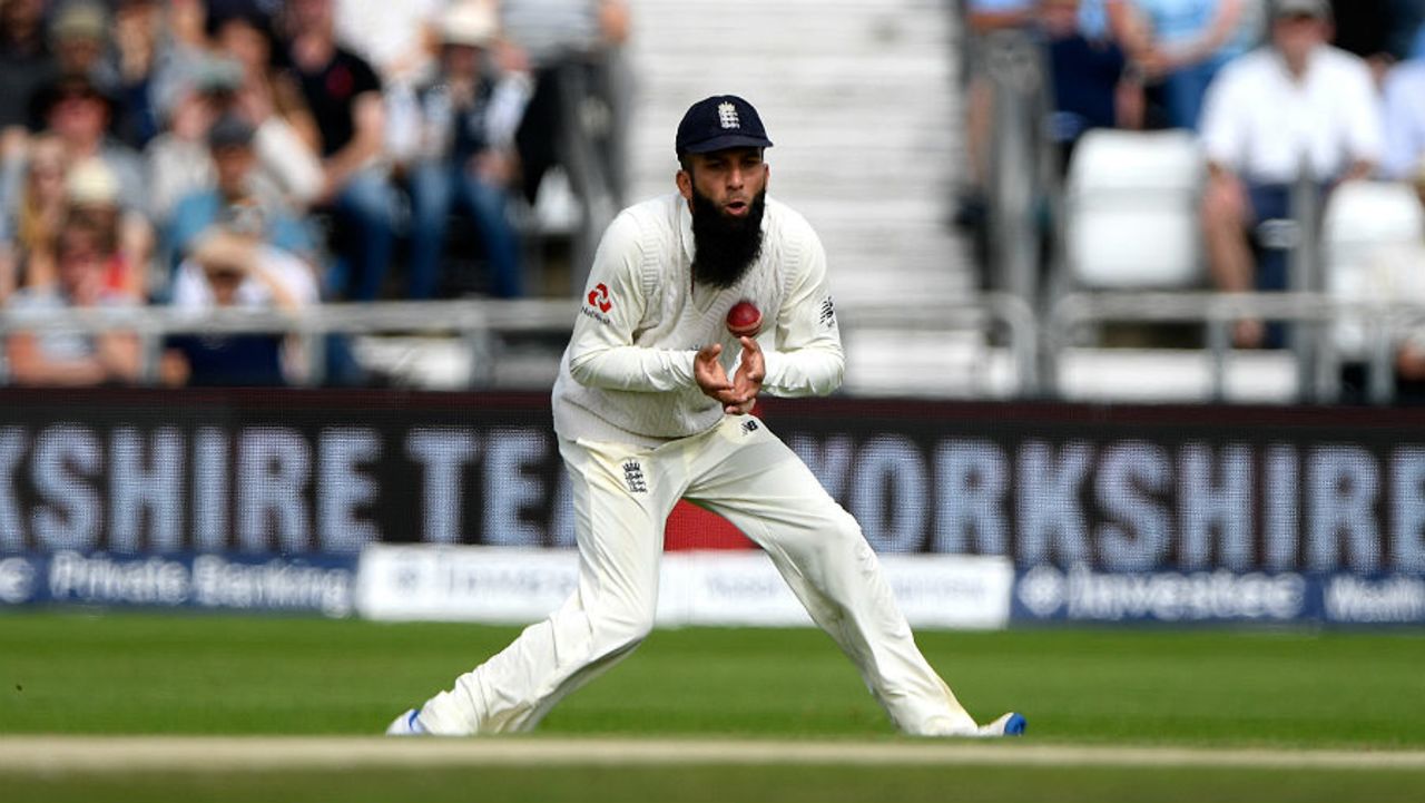 Moeen Ali dropped a sitter to dent England's morning momentum, England v West Indies, 2nd Investec Test, Headingley, 3rd day, August 27, 2017