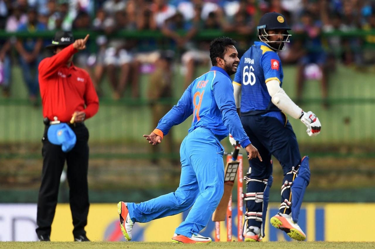 Kedar Jadhav had Angelo Mathews lbw, Sri Lanka v India, 3rd ODI, Pallekele, August 27, 2017
