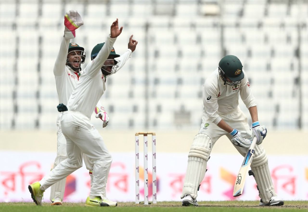 Peter Handscomb was trapped in front by Taijul Islam, Bangladesh v Australia, 1st Test, Mirpur, 2nd day, August 28, 2017