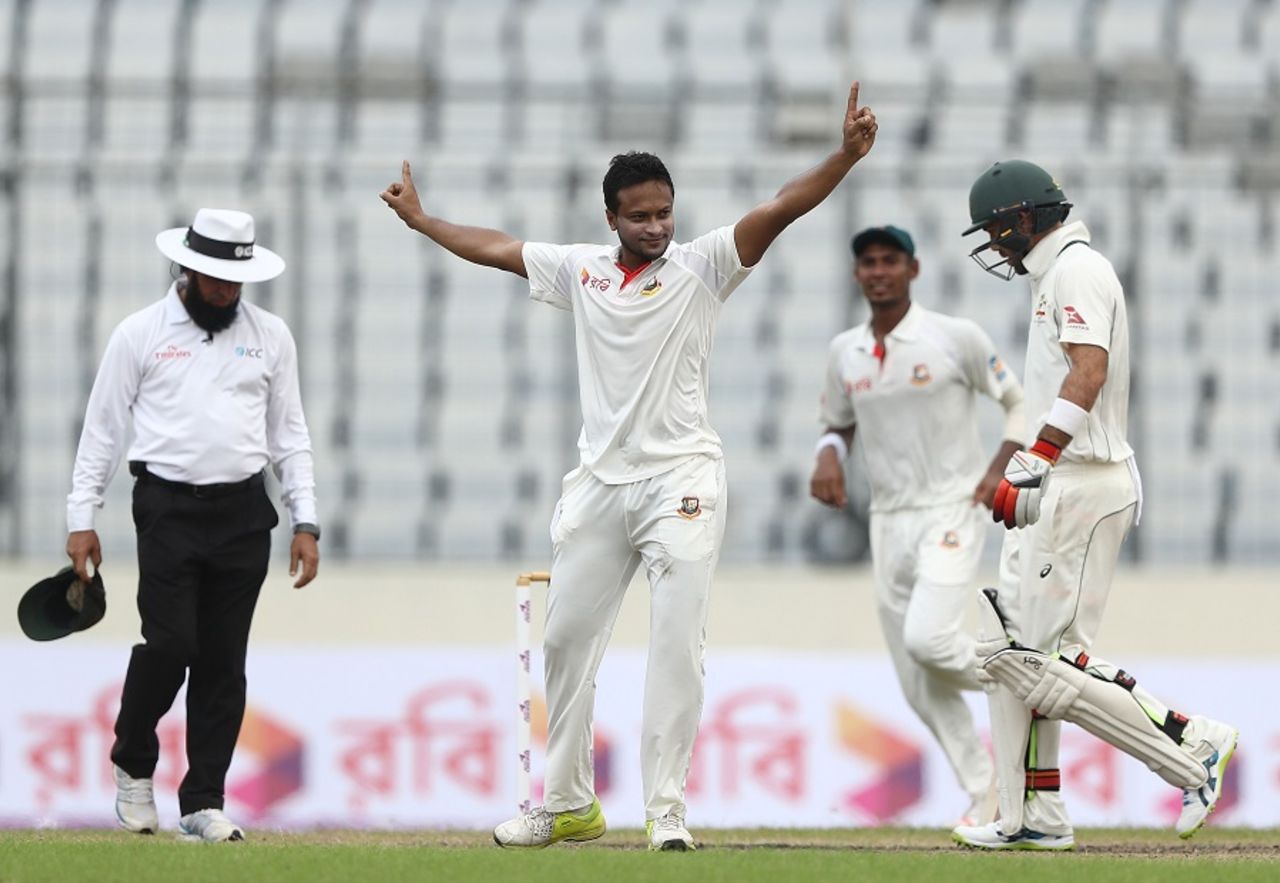 Shakib Al Hasan found Matt Renshaw's outside edge, Bangladesh v Australia, 1st Test, Mirpur, 2nd day, August 28, 2017