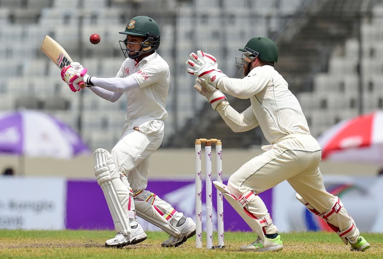 Mushfiqur Rahim aims a pull, Bangladesh v Australia, 1st Test, Mirpur, 3rd day, August 29, 2017