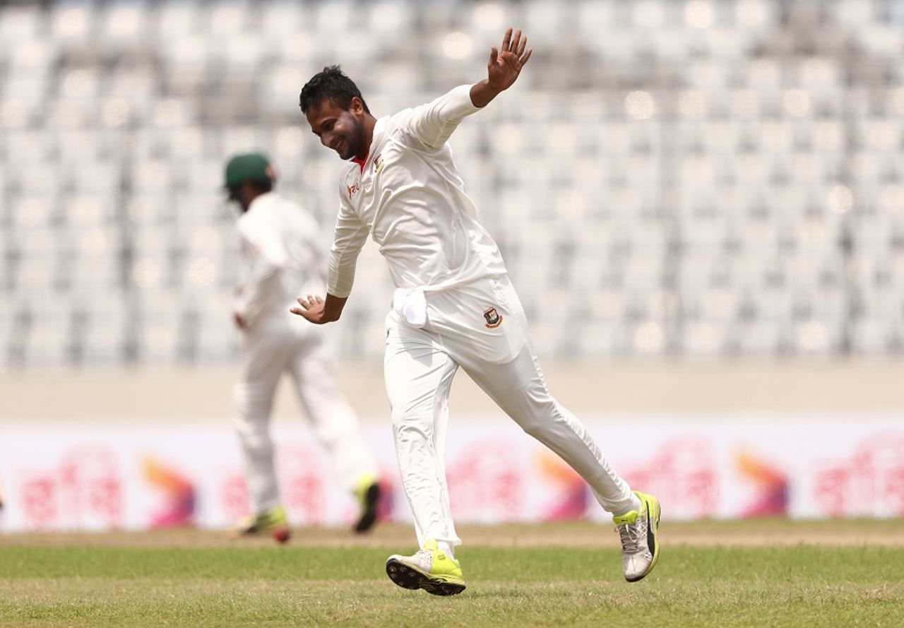Shakib Al Hasan wheels away in celebration, Bangladesh v Australia, 1st Test, Mirpur, 4th day, August 30, 2017