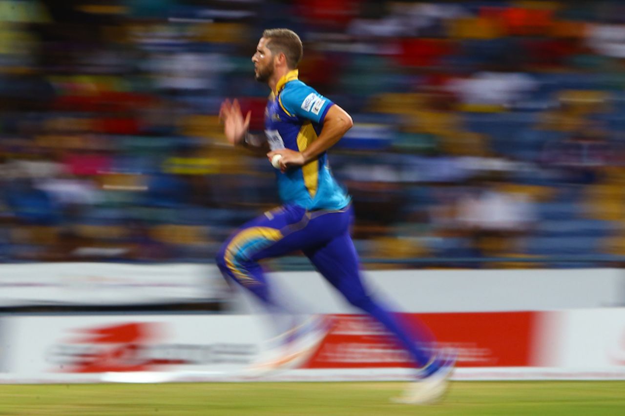 Wayne Parnell runs in to bowl, Barbados Tridents v St Lucia Stars, CPL 2017, Bridgetown, August 31, 2017