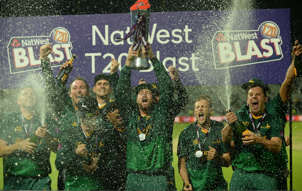 The Notts team with the trophy, Birmingham v Nottinghamshire, NatWest Blast final, Edgbaston, September 2, 2017