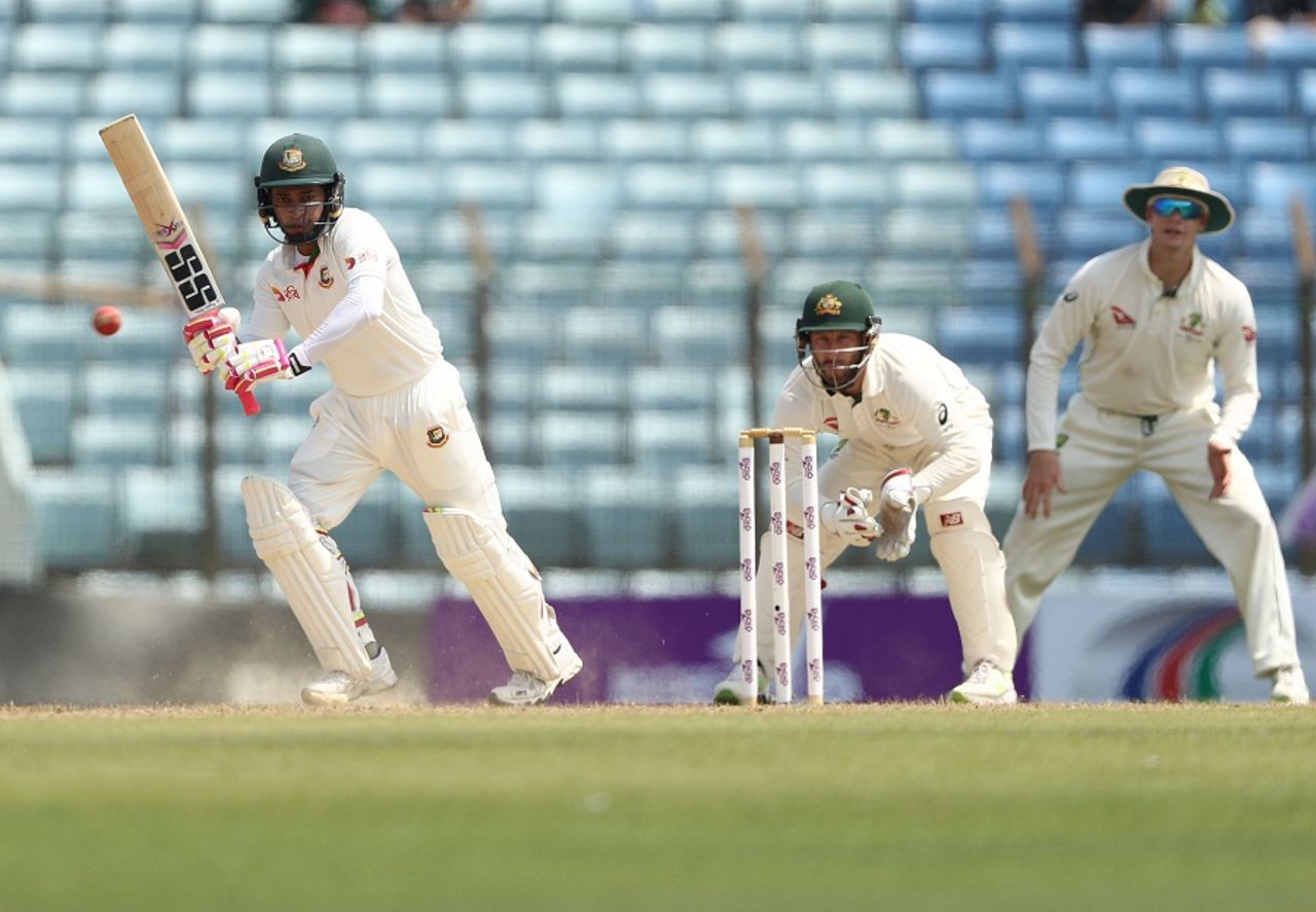 Mushfiqur Rahim steadied Bangladesh's innings, Bangladesh v Australia, 2nd Test, Chittagong, 1st day, September 4, 2017