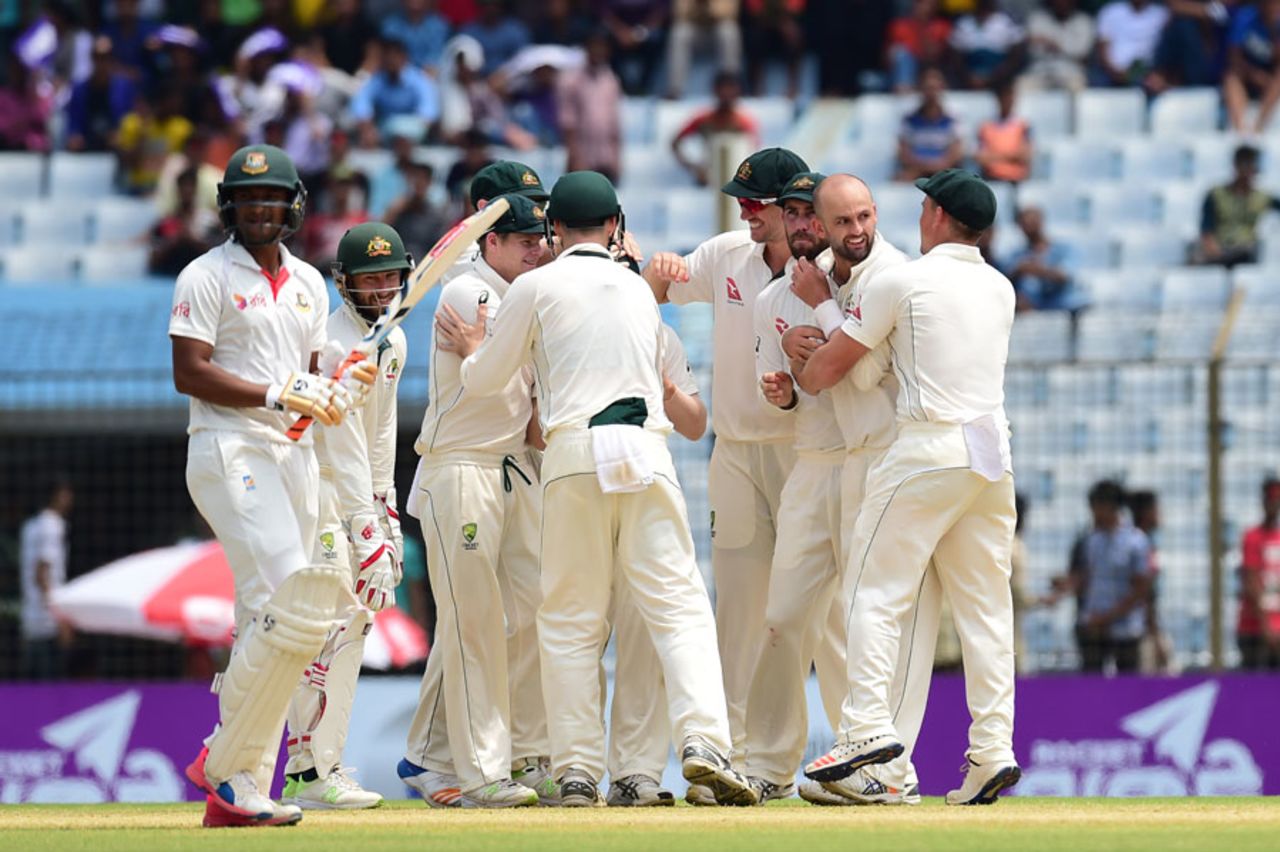 Nathan Lyon celebrates with his team after dismissing Shakib Al Hasan, Bangladesh v Australia, 2nd Test, Chittagong, 4th day, September 7, 2017