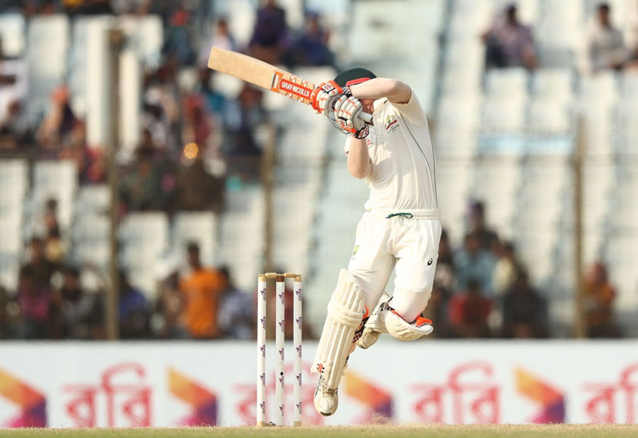 David Warner takes his eyes off a hook shot, Bangladesh v Australia, 2nd Test, Chittagong, 4th day, September 7, 2017