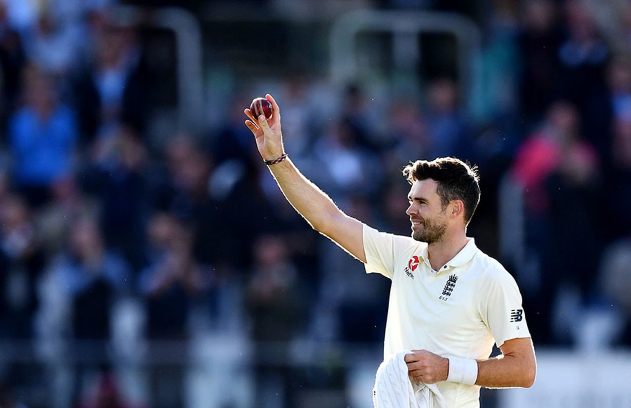 James Anderson acknowledges the ovation, England v West Indies, 3rd Investec Test, Lord's, 2nd day, September 8, 2017 