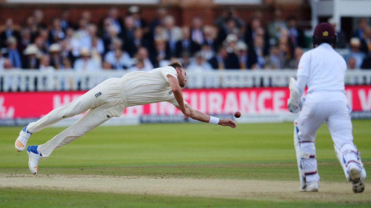 Stuart Broad couldn't quite cling on to a tough return chance, England v West Indies, 3rd Investec Test, Lord's, 3rd day, September 9, 2017 