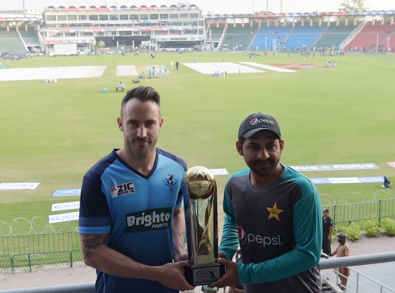 Faf du Plessis and Sarfraz Ahmed pose with the Independence Cup, Lahore, September 11, 2017