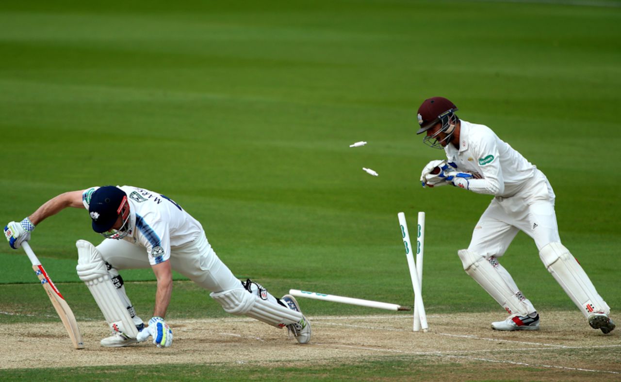 Shaun Marsh is stumped by Surrey's Ben Foakes, Surrey v Yorkshire, Specsavers County Championship, Division One, Kia Oval, 1st day, September 14, 2017