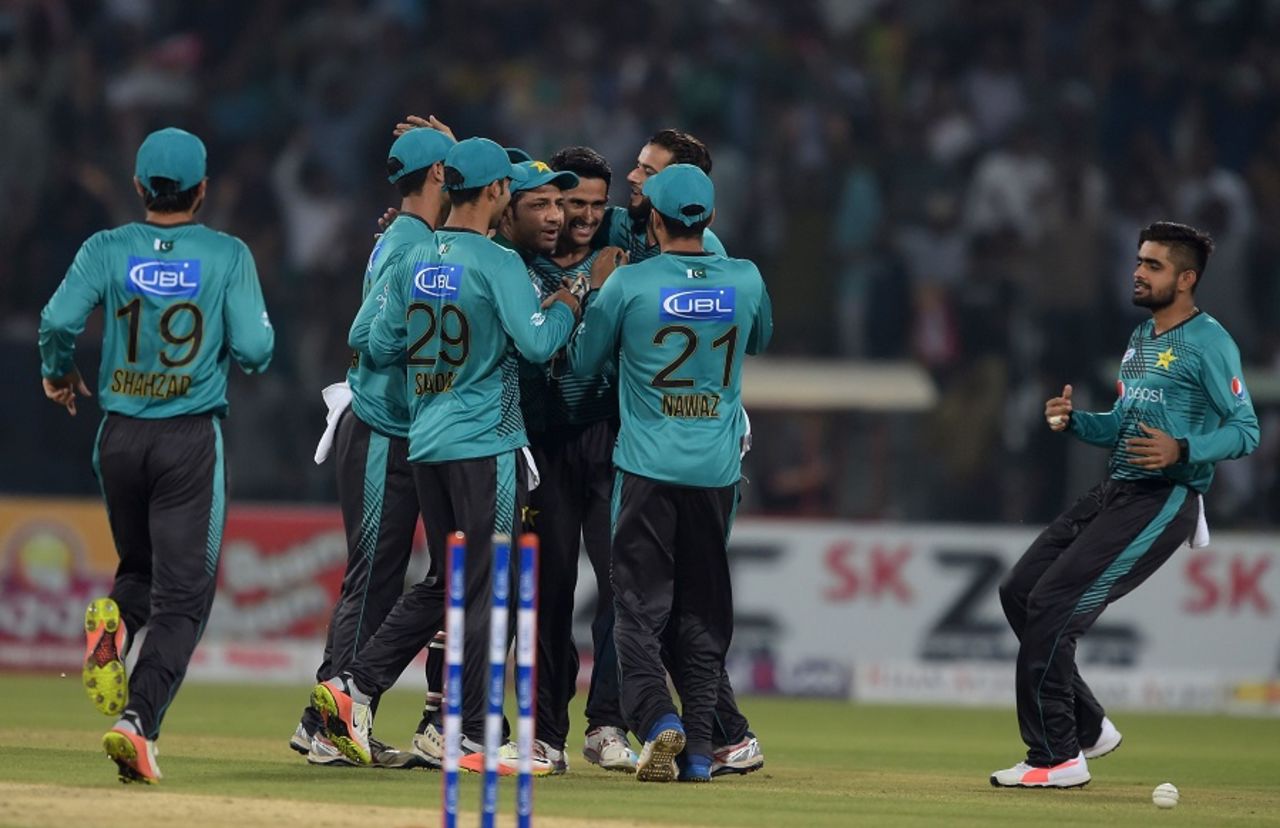 Pakistan's players are overjoyed after picking up a wicket, Pakistan v World XI, 3rd T20I, Lahore, September 15, 2017