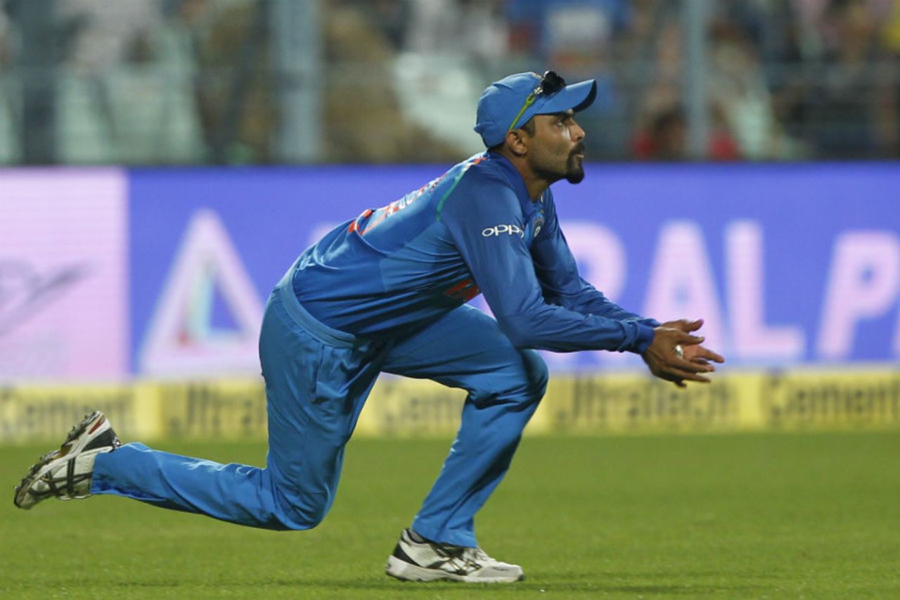 Ravindra Jadeja made his presence felt on the field with a stunning catch to send back Steven Smith, India v Australia, 2nd ODI, Kolkata, September 21, 2017
