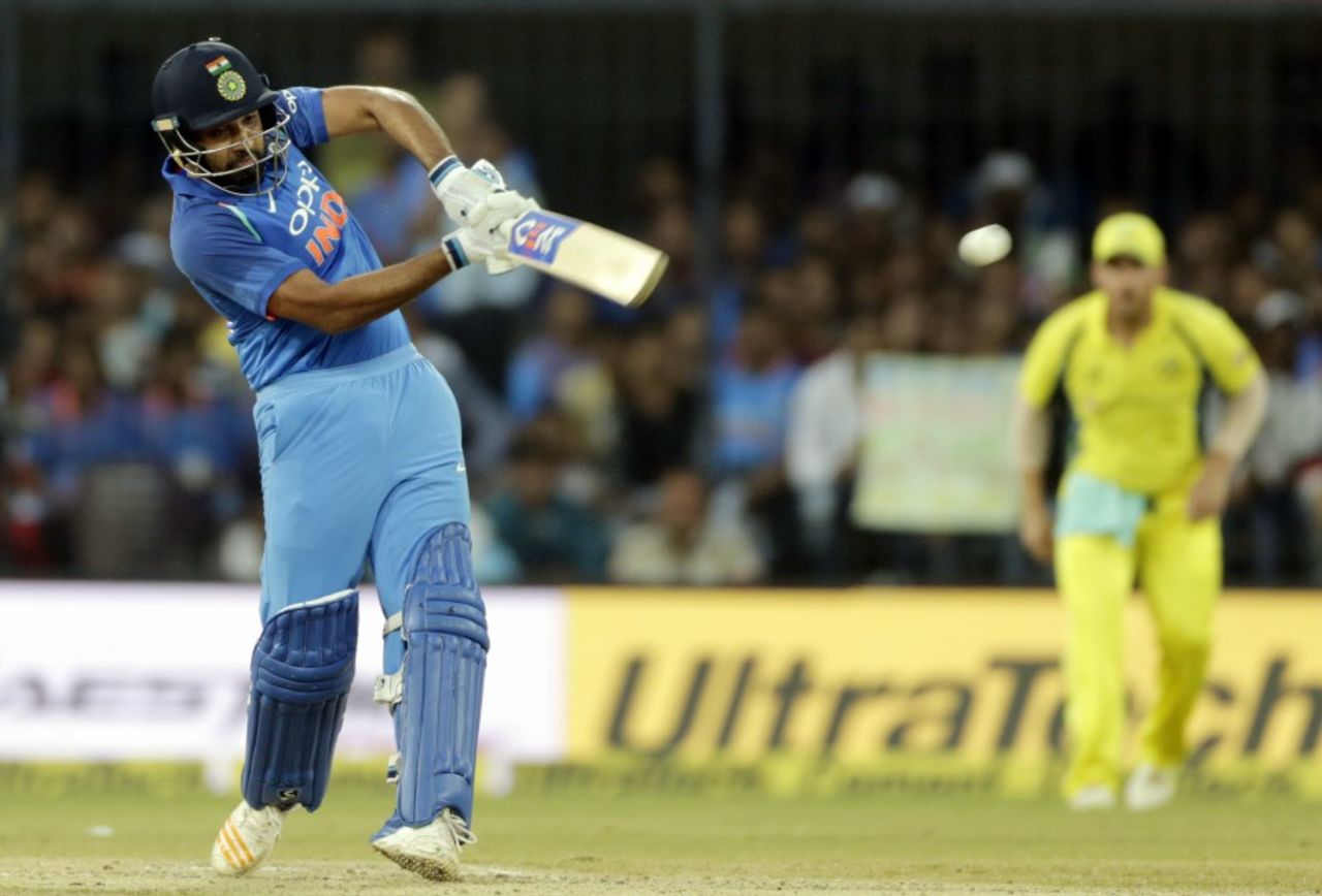 Rohit Sharma is quick on a pull, India v Australia, 3rd ODI, Indore