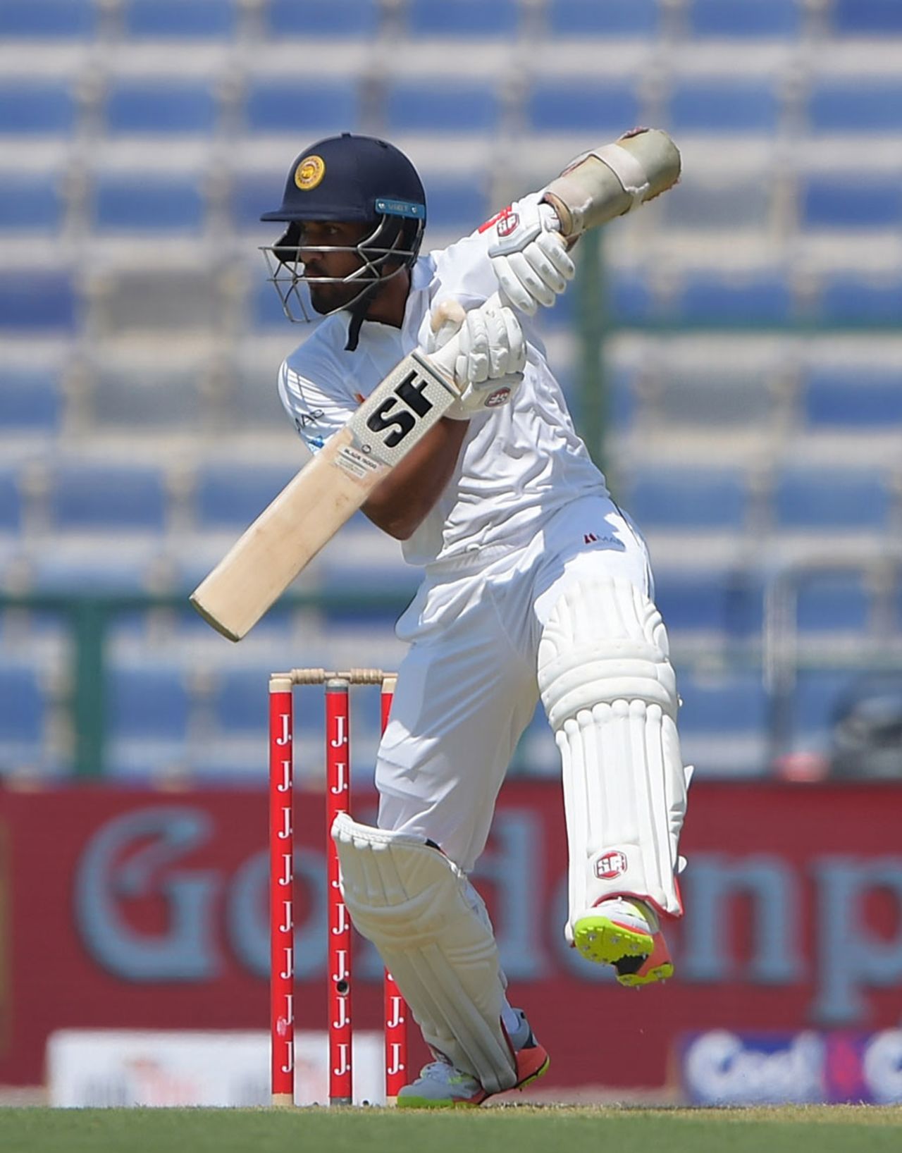 Dinesh Chandimal rises to smother the bounce, Pakistan v Sri Lanka, 1st Test, 1st day, Abu Dhabi, 28 September, 2017